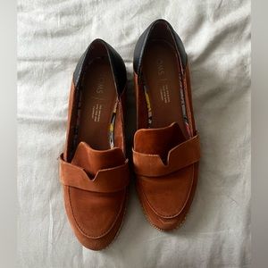 TOMS two-toned loafers